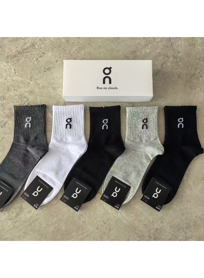 أون خمسة أزواج من مجموعة الجوارب الرياضية - Image 1